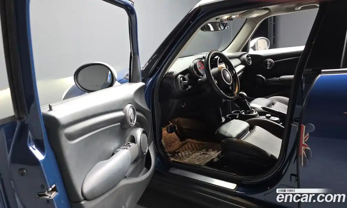 Mini Cooper 2018 1.5 Автомат в Москве № 135810, фото 11