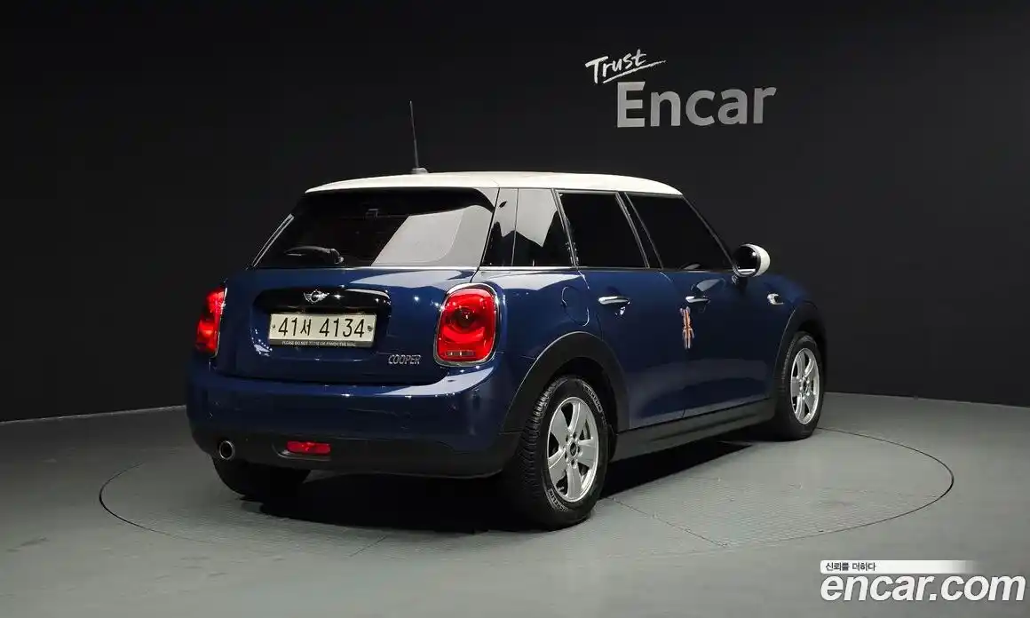 Mini Cooper 2018 1.5 Автомат в Москве № 135810, фото 8