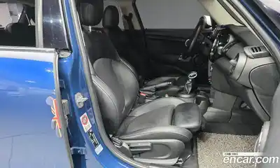 Mini Cooper 2018 1.5 Автомат в Москве № 135810, миниатюра 10