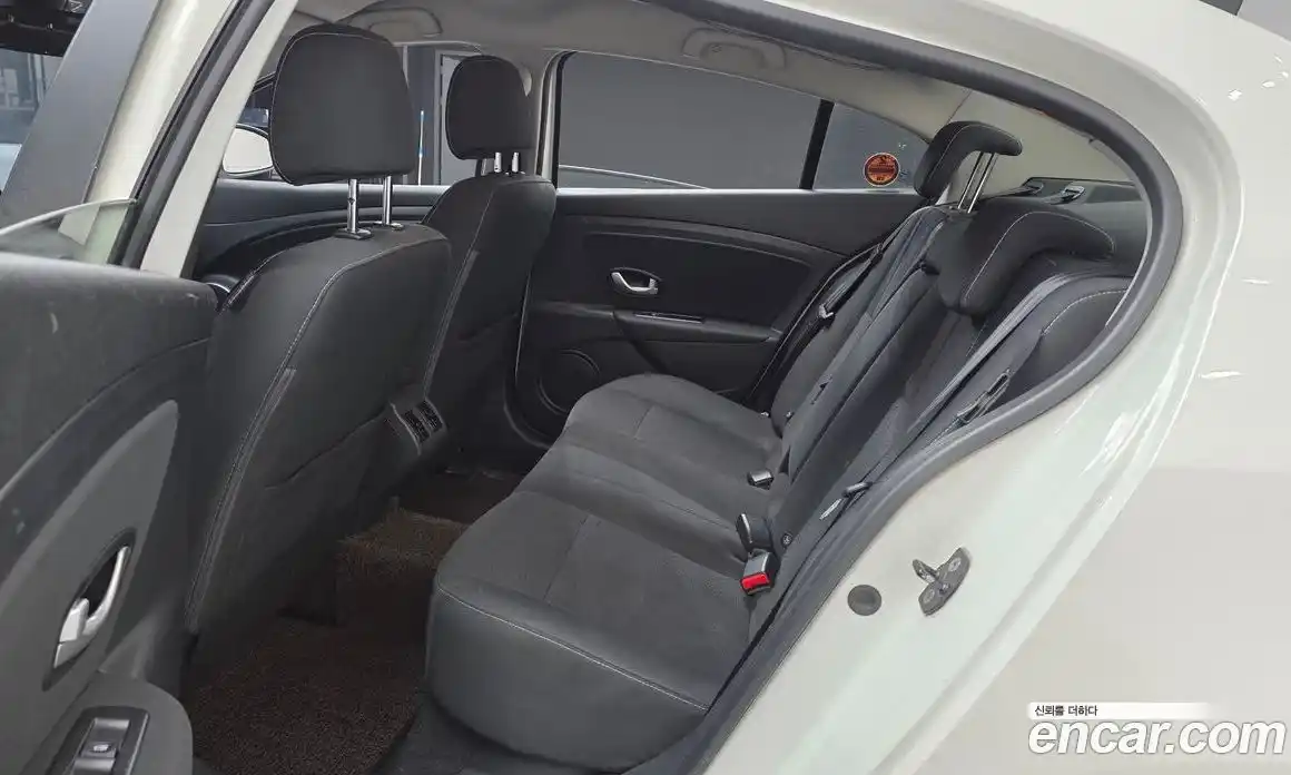 Renault SM3 2014 1.6 Автомат в Москве № 148114, фото 12