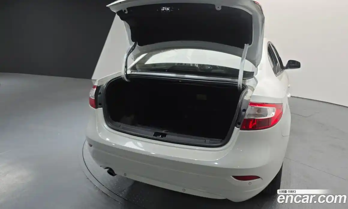 Renault SM3 2014 1.6 Автомат в Москве № 148114, фото 8