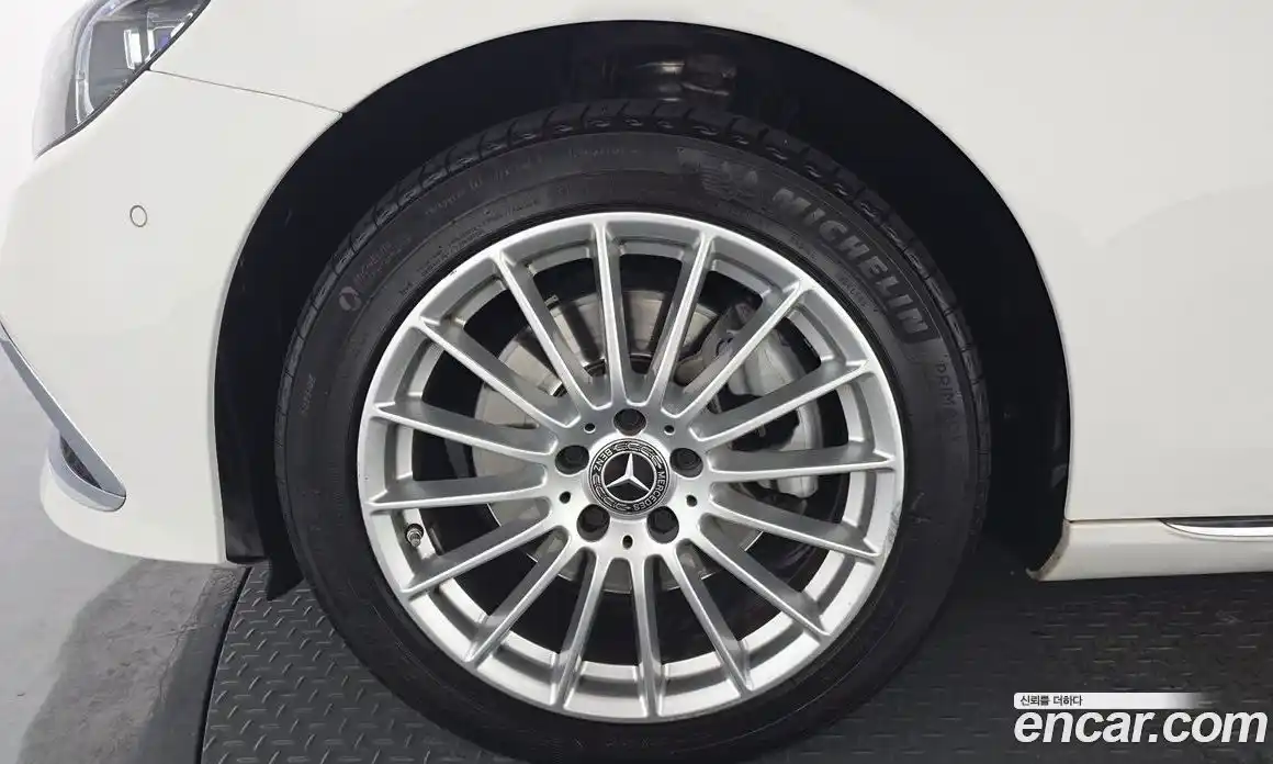 Mercedes-Benz E-Class 2022 1.9 Автомат в Москве № 158151, фото 3