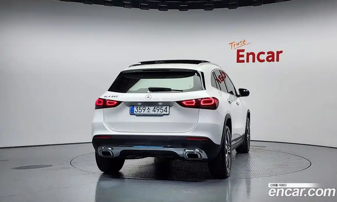 Mercedes-Benz GLA-Class 2021 2.0 Автомат в Москве № 160392, фото 16