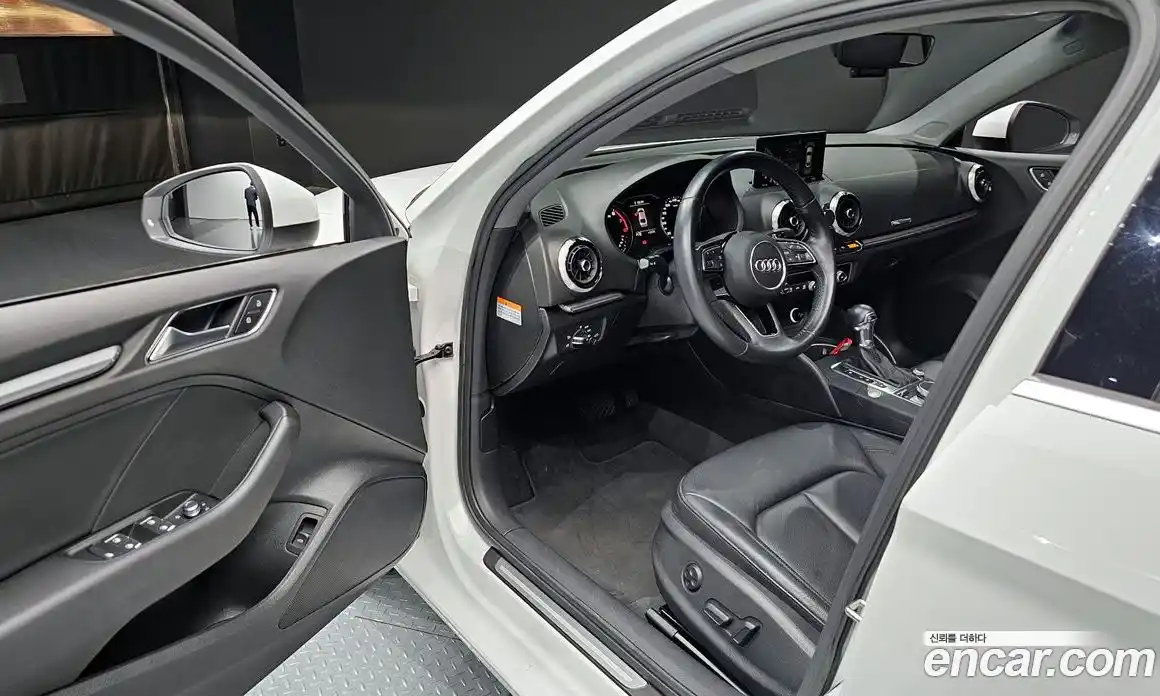 Audi A3 2018 2.0 Автомат в Москве № 162322, фото 12