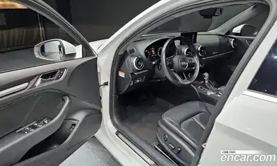 Audi A3 2018 2.0 Автомат в Москве № 162322, миниатюра 12