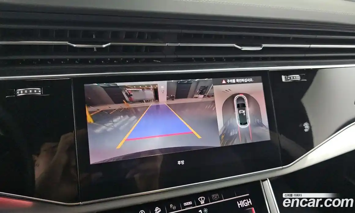 Audi Q8 2023 3.0 Автомат в Москве № 162919, фото 10