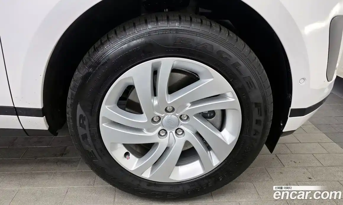 Land Rover Range-Rover Evoque 2024 2.0 Автомат в Москве № 166005, фото 18