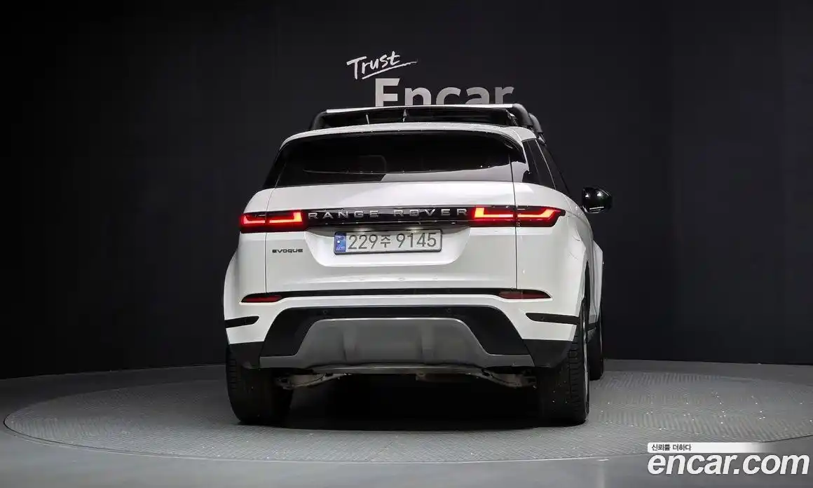 Land Rover Range-Rover Evoque 2024 2.0 Автомат в Москве № 166005, фото 2