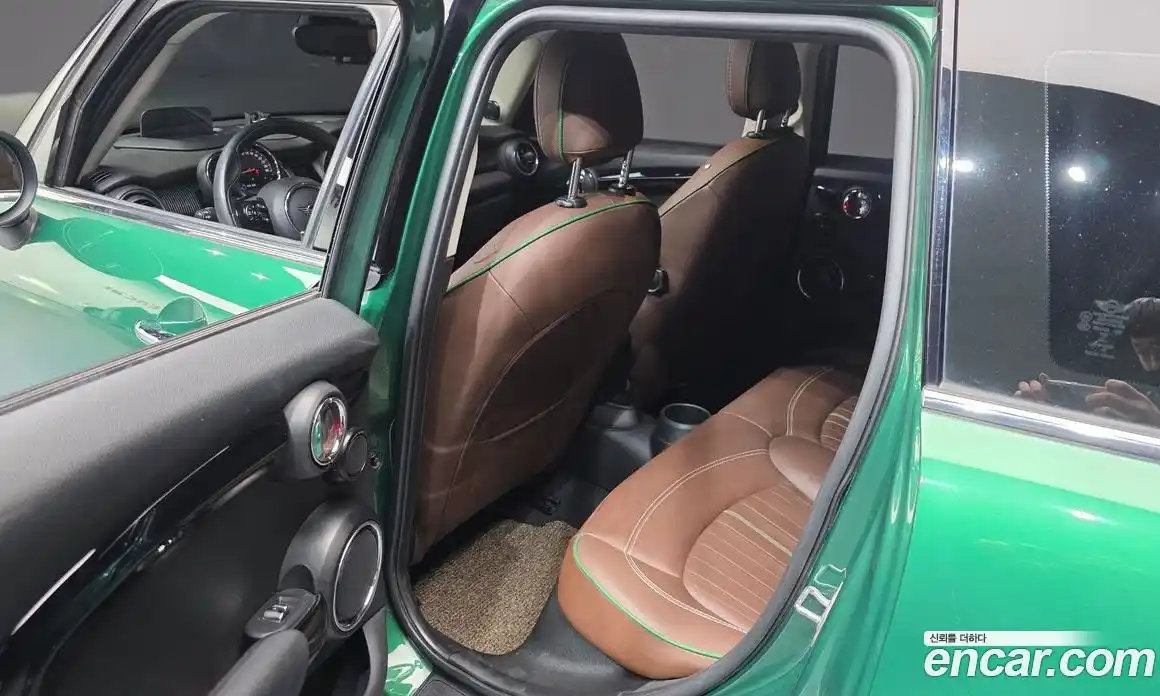 Mini Cooper 2019 1.5 Автомат в Москве № 187414, фото 14