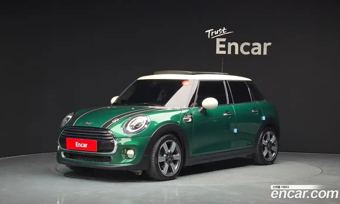 Mini Cooper 2019 1.5 Автомат в Москве № 187414, фото 2