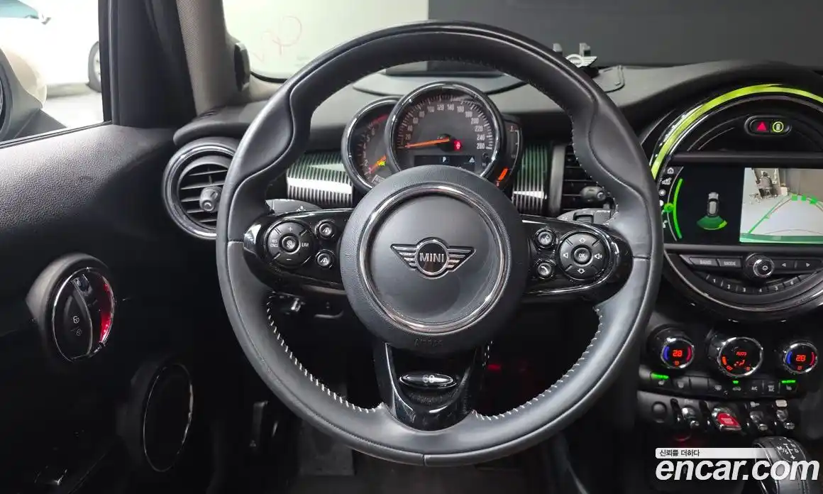 Mini Cooper 2019 1.5 Автомат в Москве № 187414, фото 3