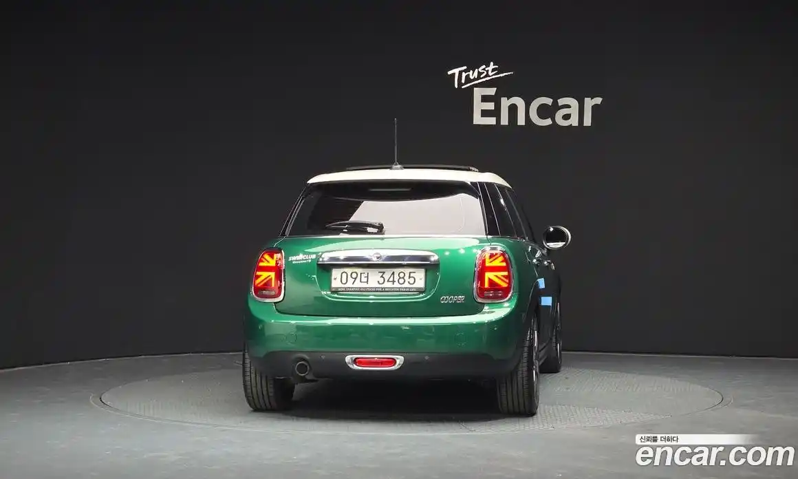 Mini Cooper 2019 1.5 Автомат в Москве № 187414, фото 8