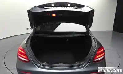 Mercedes-Benz E-Class 2018 2.0 Автомат в Москве № 195566, миниатюра 4