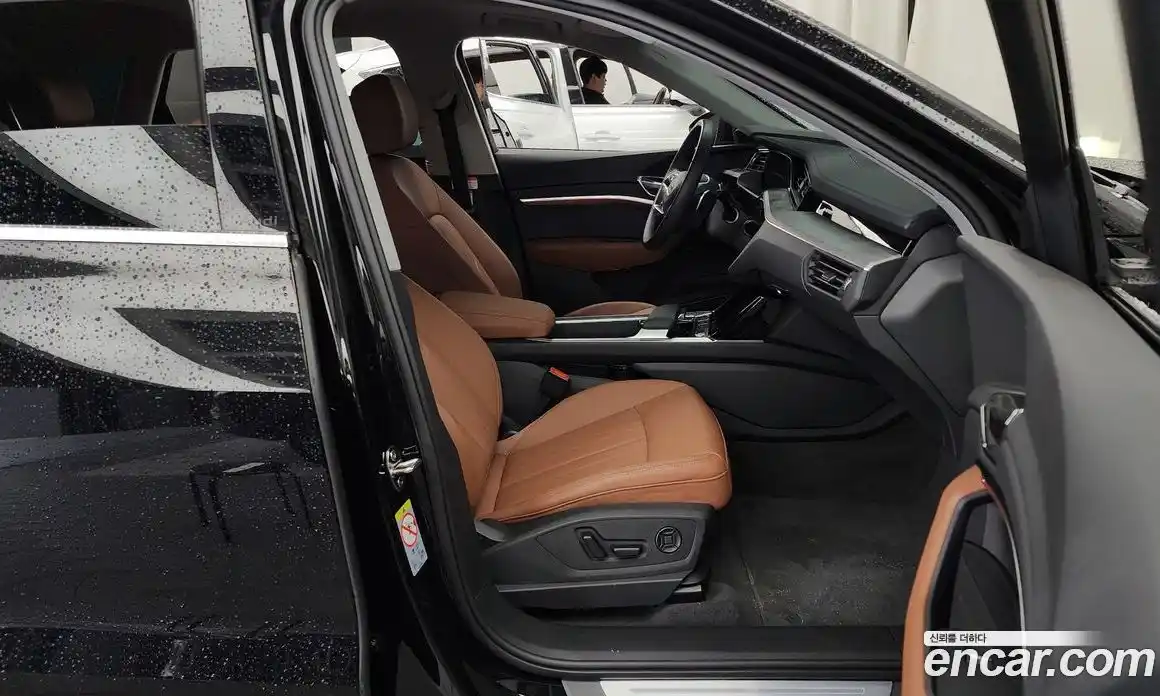 Audi Q8 e-tron 2024 0.2 Автомат в Москве № 195914, фото 13