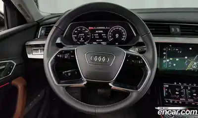 Audi Q8 e-tron 2024 0.2 Автомат в Москве № 195914, миниатюра 3