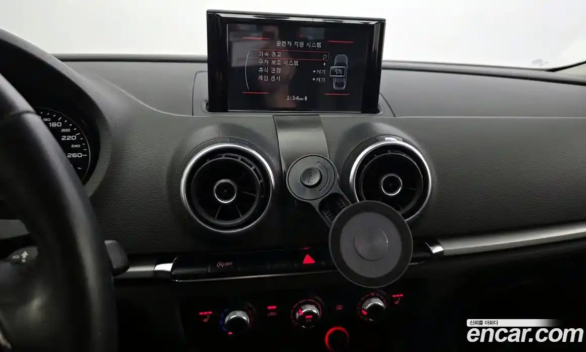 Audi A3 2015 1.6 Автомат в Москве № 196494, фото 10