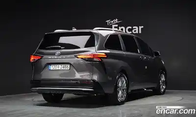 Toyota Sienna 2023 2.5 Автомат в Москве № 199639, миниатюра 11