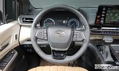 Toyota Sienna 2023 2.5 Автомат в Москве № 199639, миниатюра 5