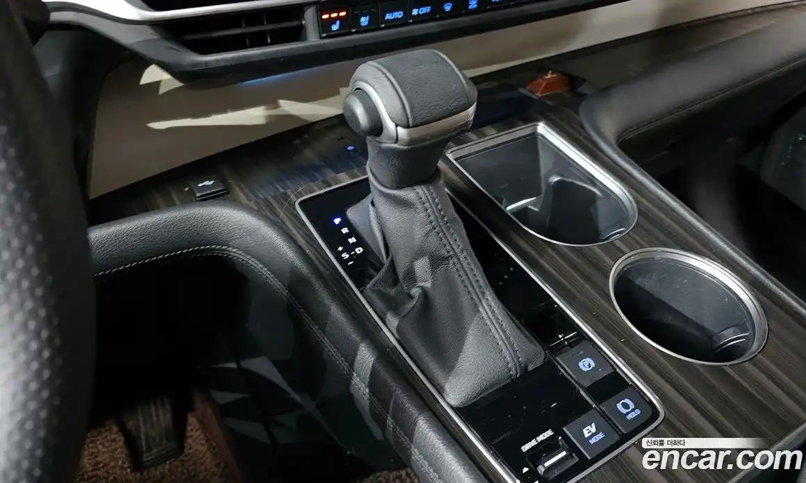 Toyota Sienna 2023 2.5 Автомат в Москве № 199639, фото 9