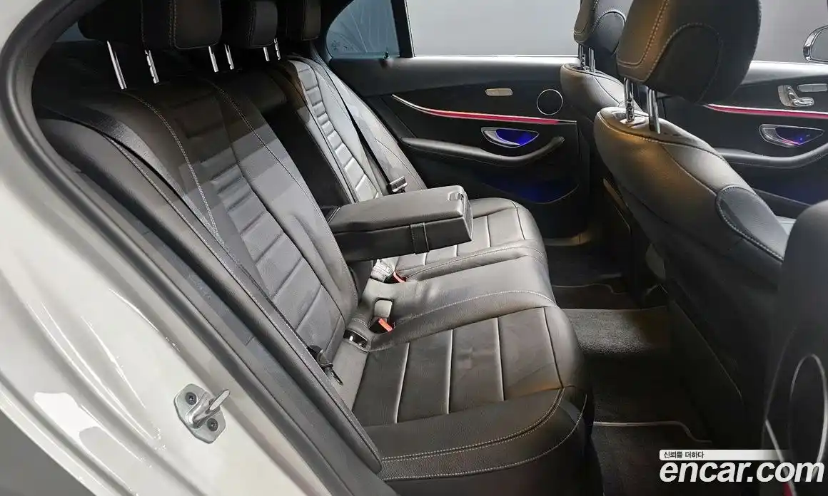 Mercedes-Benz E-Class 2022 2.0 Автомат в Москве № 205546, фото 19