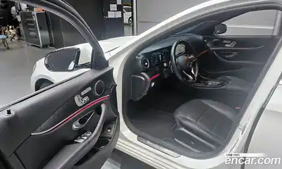 Mercedes-Benz E-Class 2022 2.0 Автомат в Москве № 205546, миниатюра 5