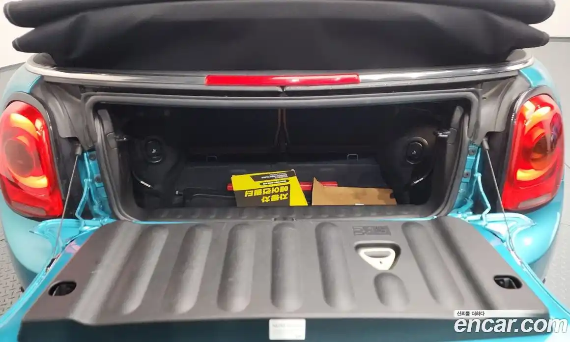 Mini Cooper Convertible 2018 2.0 Автомат в Москве № 206286, фото 14