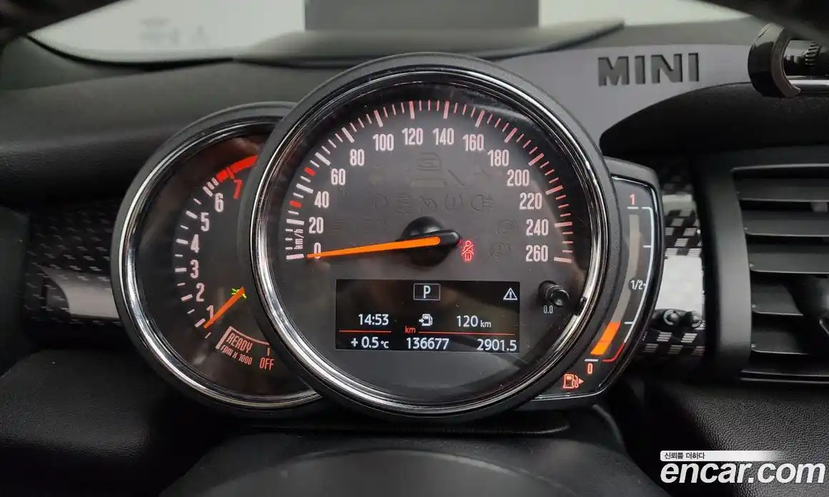 Mini Cooper Convertible 2018 2.0 Автомат в Москве № 206286, фото 16