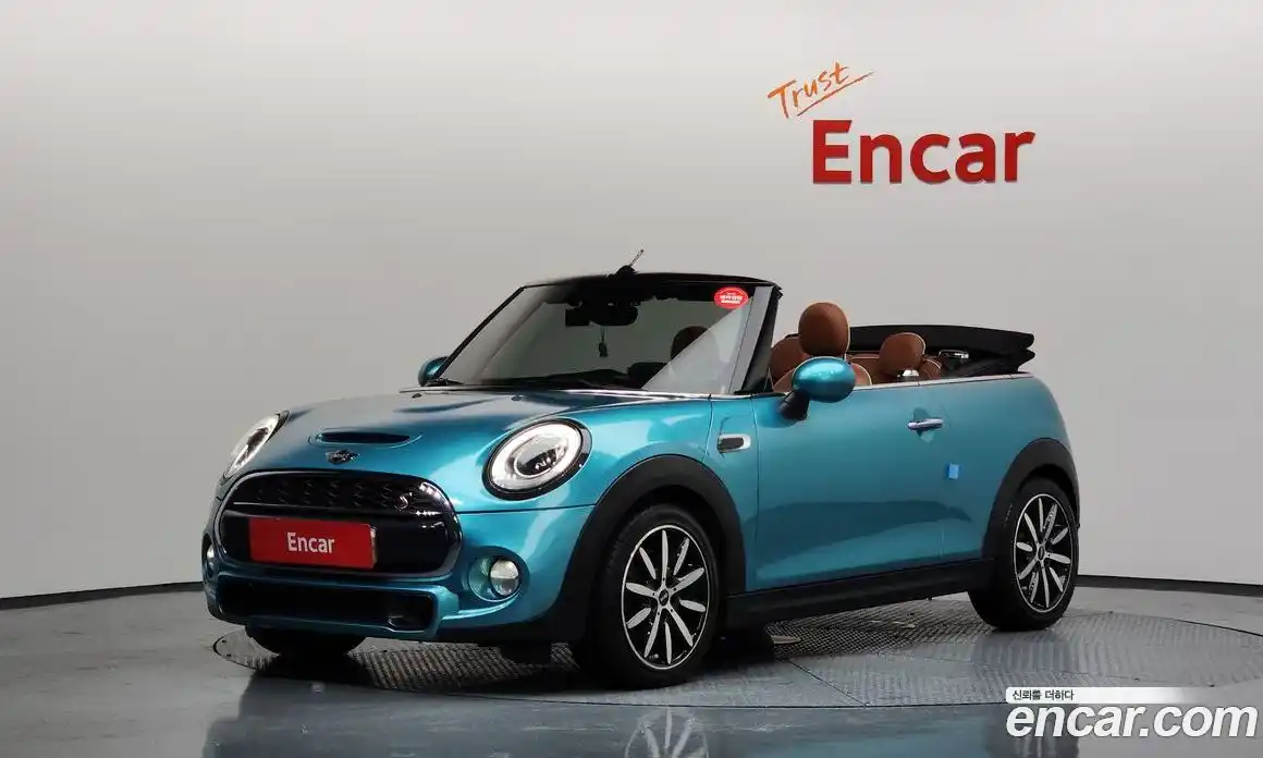 Mini Cooper Convertible 2018 2.0 Автомат в Москве № 206286, фото 18