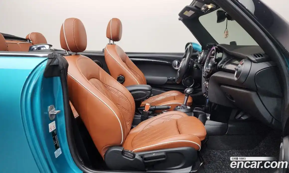 Mini Cooper Convertible 2018 2.0 Автомат в Москве № 206286, фото 6