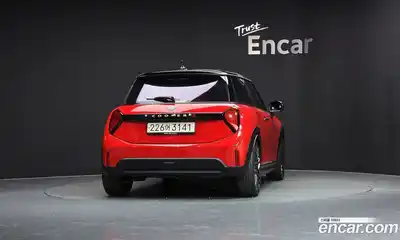 Mini Cooper 2025 2.0 Автомат в Москве № 214000, миниатюра 5