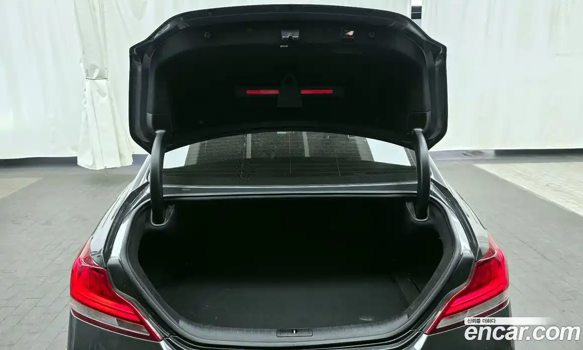 Genesis G70 2018 2.0 Автомат в Москве № 224226, фото 3