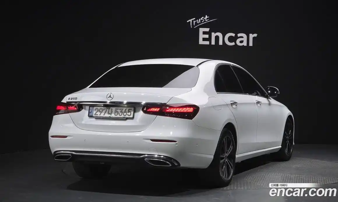 Mercedes-Benz E-Class 2021 2.0 Автомат в Москве № 224983, фото 17