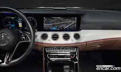 Mercedes-Benz E-Class 2021 2.0 Автомат в Москве № 224983, миниатюра 3