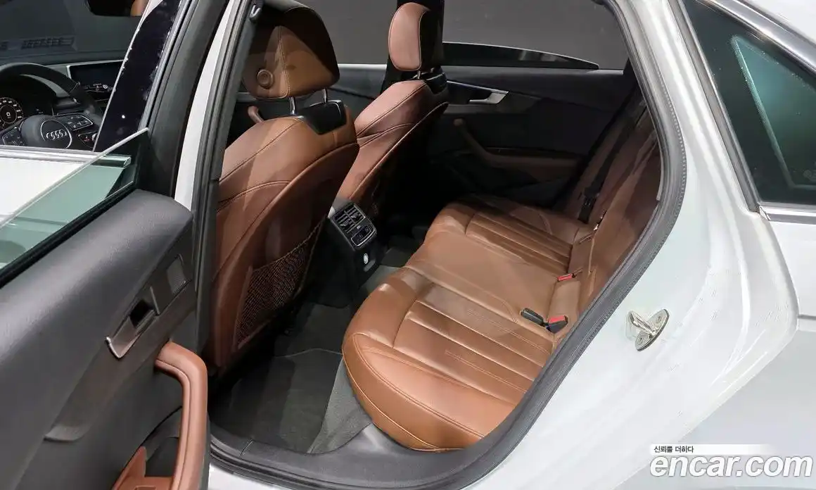 Audi A4 2019 2.0 Автомат в Москве № 229761, фото 13