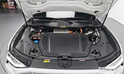 Audi e-tron 2023 0.2 Автомат в Москве № 229767, миниатюра 4