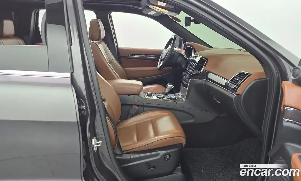 Jeep Cherokee 2021 3.6 Автомат в Москве № 232338, фото 11