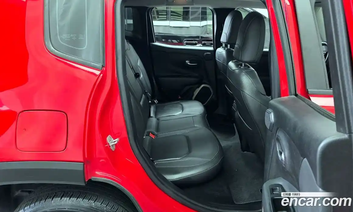 Jeep Renegade 2016 2.0 Автомат в Москве № 232762, фото 7