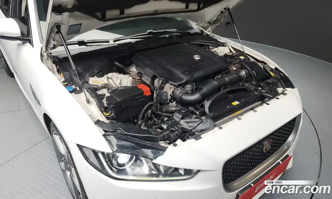 Jaguar XE 2016 2.0 Автомат в Москве № 283816, фото 13