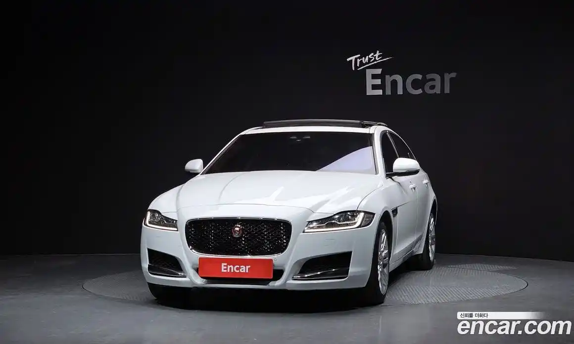 Jaguar XF 2017 2.0 Автомат в Москве № 283831, фото 16