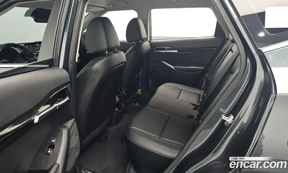 Kia Seltos 2023 1.6 Автомат в Москве № 308330, фото 16