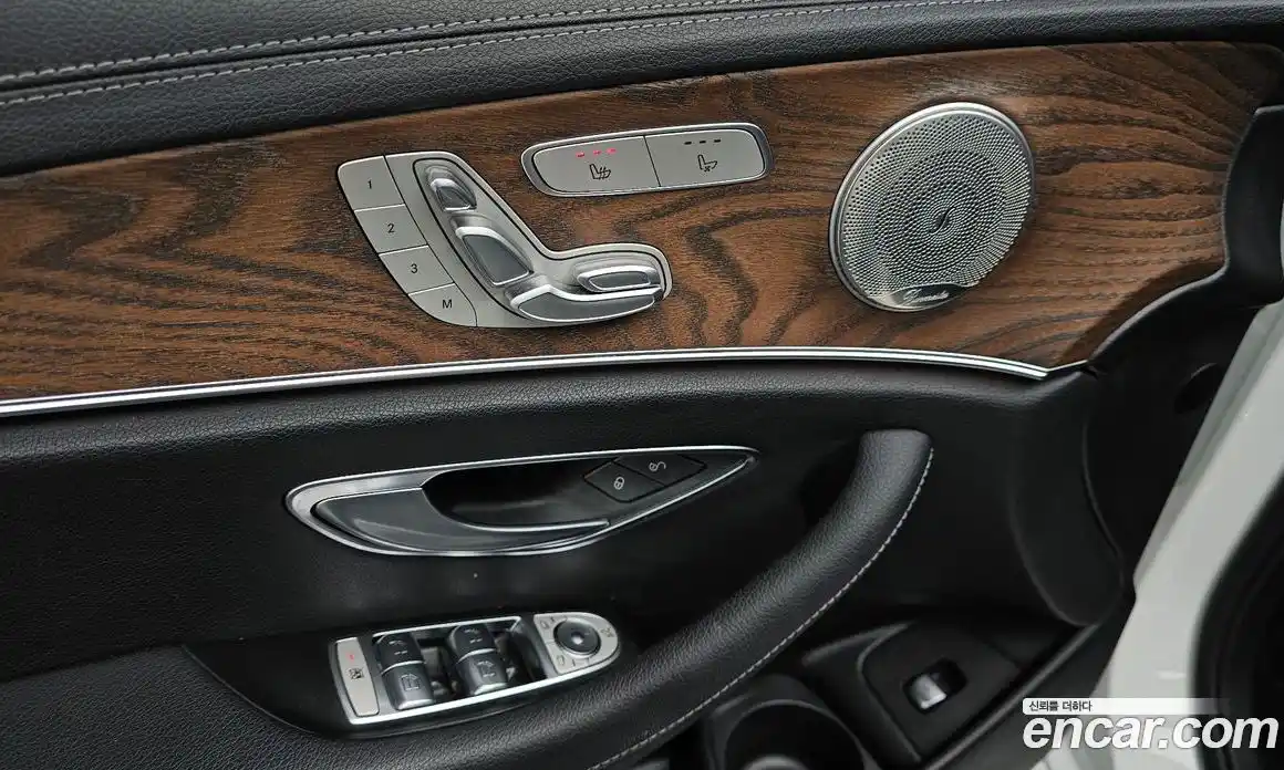 Mercedes-Benz E-Class 2021 2.0 Автомат в Москве № 310264, фото 16