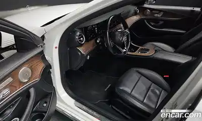 Mercedes-Benz E-Class 2021 2.0 Автомат в Москве № 310264, миниатюра 3