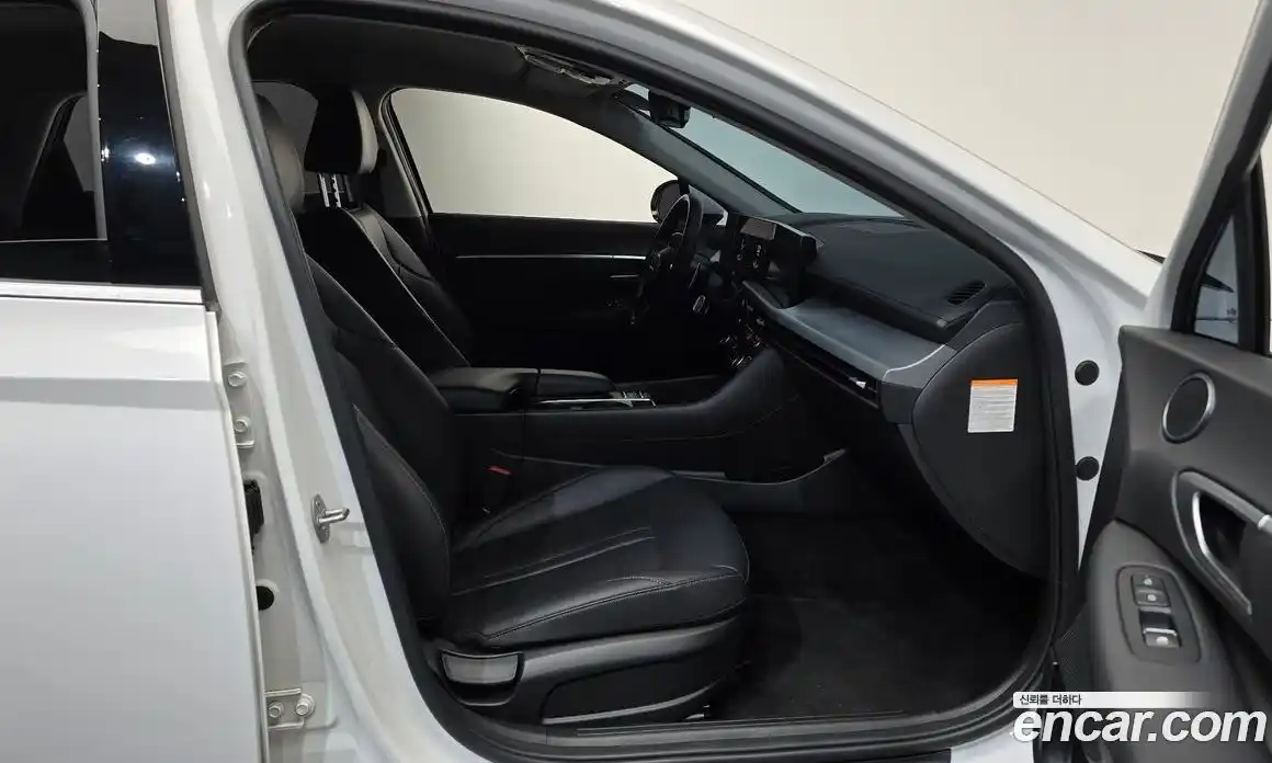 Hyundai Sonata 2024 2.0 Автомат в Москве № 46896, фото 2