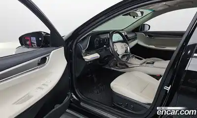 Hyundai Grandeur 2022 2.5 Автомат в Москве № 47098, миниатюра 3