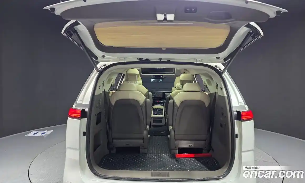 Kia Canival 2022 3.5 Автомат в Москве № 51038, фото 1