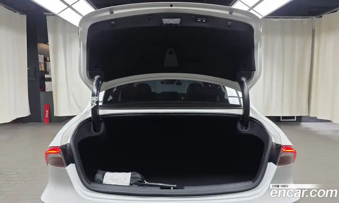 Hyundai Grandeur 2021 2.5 Автомат в Москве № 108256, фото 15