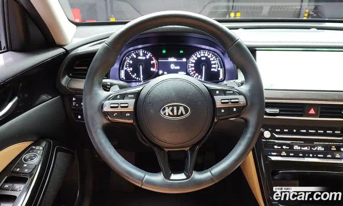 Kia K7 2020 2.5 Автомат в Москве № 10927, фото 14