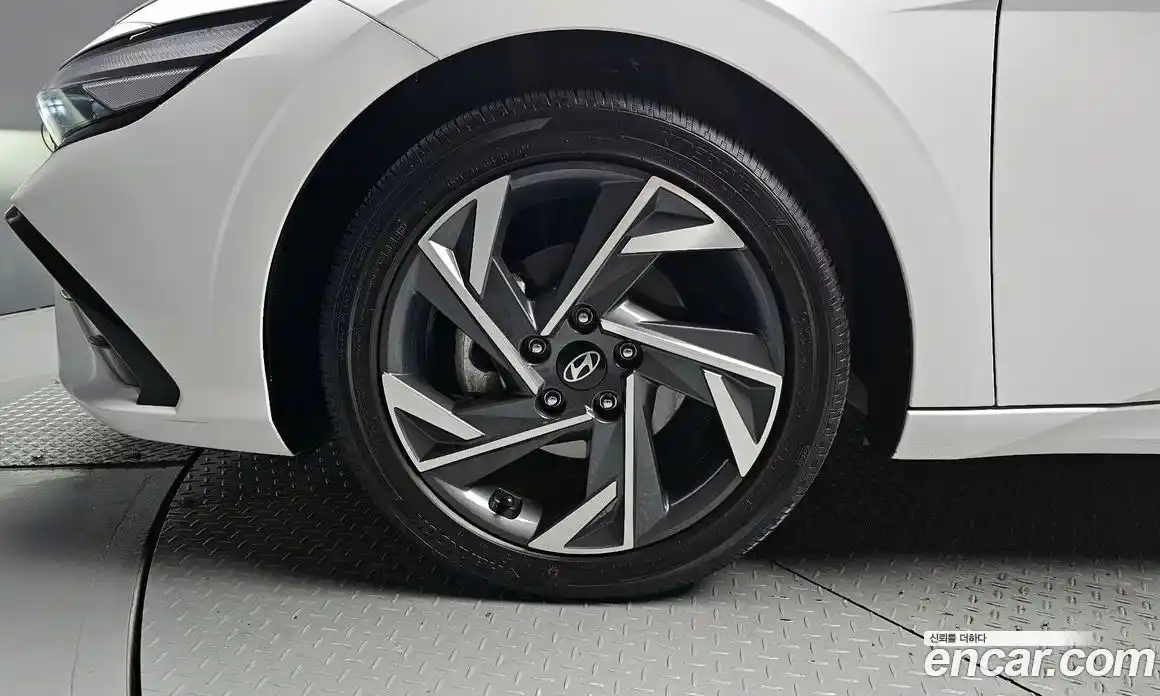 Hyundai Avante 2024 1.6 Автомат в Москве № 110868, фото 17