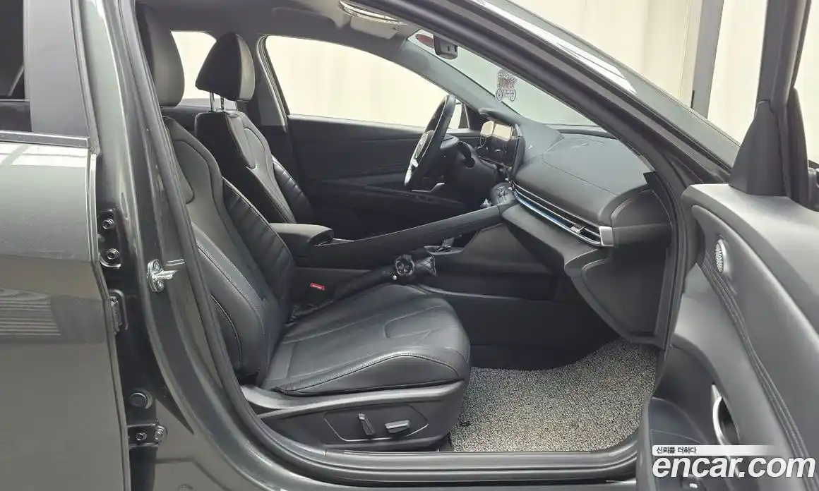 Hyundai Avante 2023 1.6 Автомат в Москве № 111959, фото 4