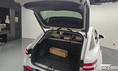 Genesis GV70 2024 2.5 Автомат в Москве № 113746, миниатюра 2